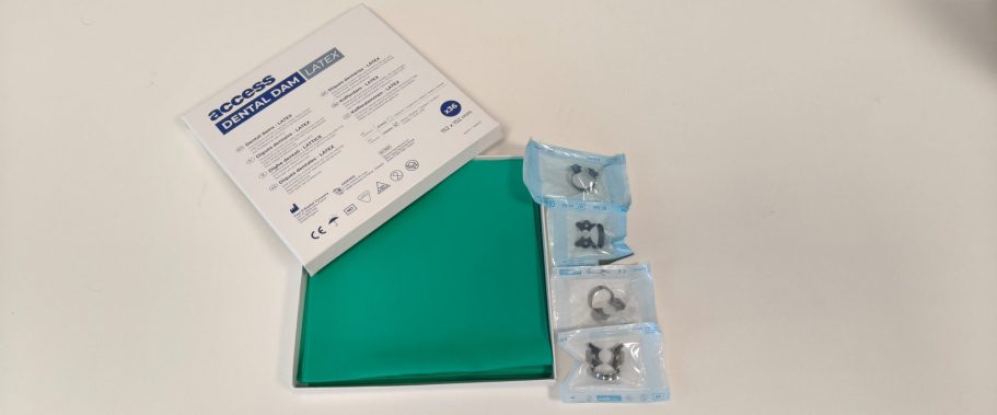 Fogli di gomma con ganci dentali per montaggio diga di gomma dentale devitalizzazione